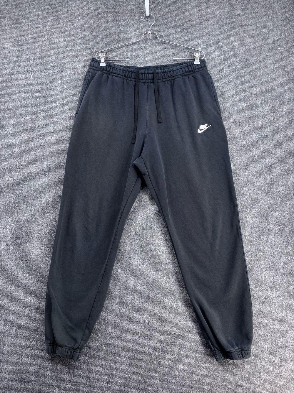 Nike Black Club Fleece Athleisure Sweatpants Joggers Men’s XL Swoosh Logo
